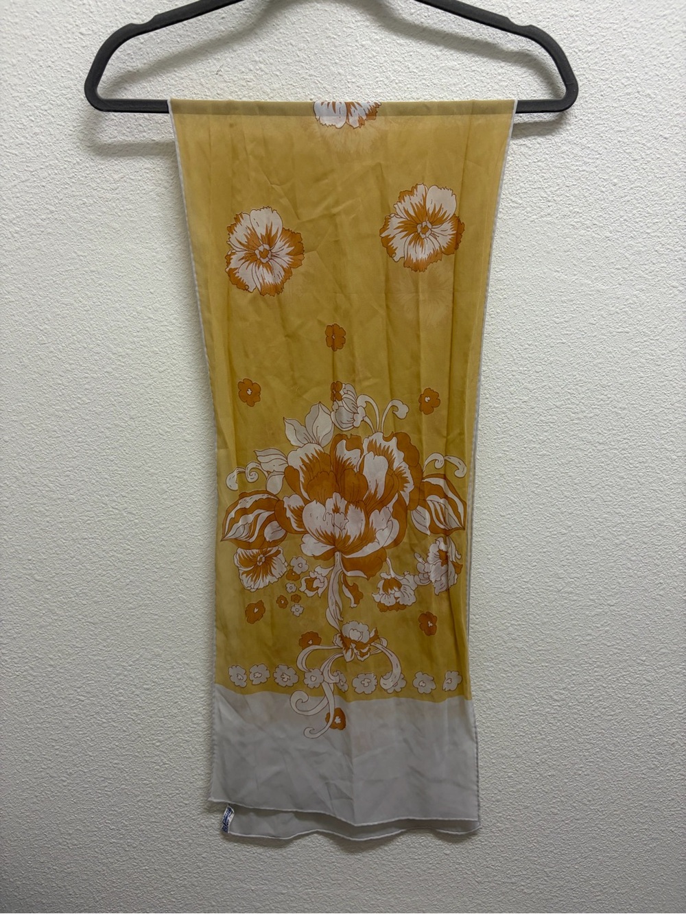 VTG Handrolled Rectangular Scarf Yellow Floral by Celebretees - Desco